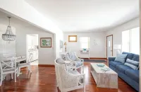 The Hibiscus Haven~ centrally located near hospital/ downtown Stuart