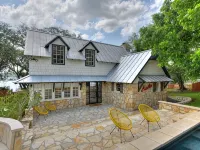 LOCATION!!  Lake Travis Waterfront~Pool, Spa, Outdoor Kitchen, Location