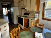 Cozy 2-bedroom cabin between Levering and Cheboygan on Lancaster Lake - Chalets