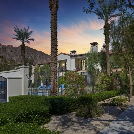 Summer Get Away in a Newly Renovated 3 Bed/3 Bath Poolside, Mountain View Villa!