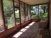 Beautiful old home with lots of character, a few blocks from downtown Prescott! Hotels in Pierce County