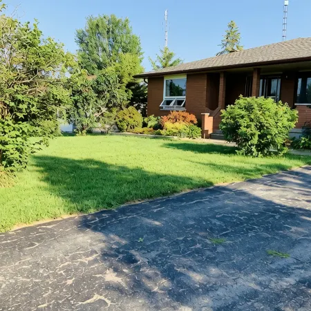 Beautiful upper unit countryside large cozy rooms near Niagara Falls