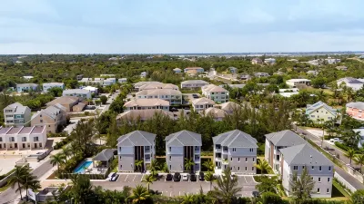 2BR Luxury Modern Condo: Baha Mar, Beach & Pool - Gated Community โรงแรมใน