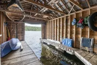 Luxury Cabin on the Lake & In The Trees