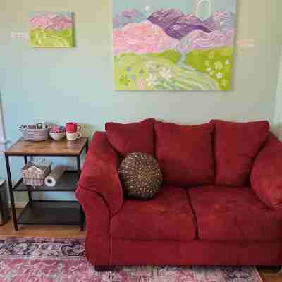 Hot Tub Private Studio- 1BR/1BR- Historic Tree Streets- 2 min drive to downtown Others
