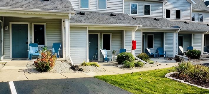 Fish Creek, Door County Condo - Walk to Shopping, Dining & Peninsula State Park ジブラルタルのホテル