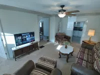 Rancher's Capitol Lodge (Historic) - Steps away from the Capitol and Downtown - キッチン