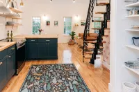 Beautiful 3-Bed 2.5 bath in downtown Freeport