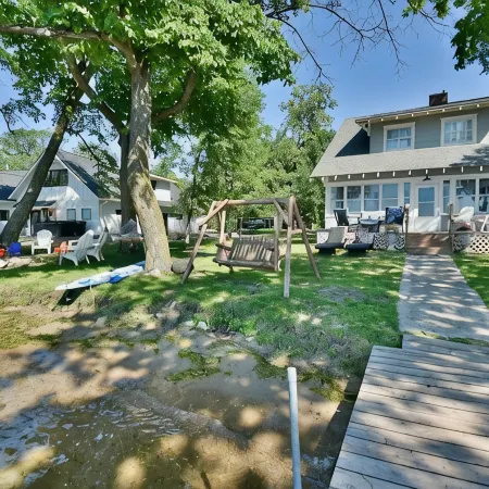 Classic Lk Le Homme Dieu Cottage! Level sand beach!