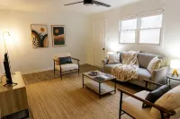 "Morning View 3” Cozy Modern Stay - College/Hiking - 3-Star