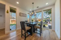 Modern luxury home - on 1/2 acre near Kalahari - 4성급