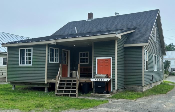 Direct Trail Access! Downtown - Full Home!