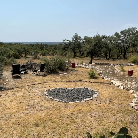 Beautiful Hill Country Charm. 88 acres with mini farm animals.