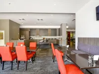 Mantra Pandanas Darwin Hotels near Wanguri