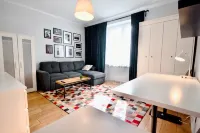 Metro Mlynow Studio, Młynów Station – WarsawStay - sarapan