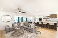 Mesa Retreat Quiet, Stylish Desert Escape + Golf