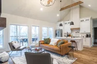 One of a Kind Mountain Retreat! - 4성급