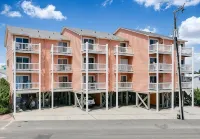 Hidden Gem at Seascapes E Bldg  POOL ! - Carolina Beach, NC.   Linens Included! - balcony