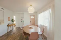 Boutique Largo Bungalow: Just mins to Gulf beaches! Beach gear provided!