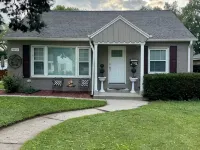 Cozy Single-family house Hotels in Glendale