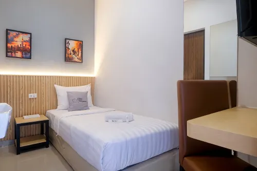 UpCity Express Hotel Semarang by Pillow