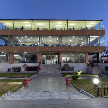 Amwaj Hotel