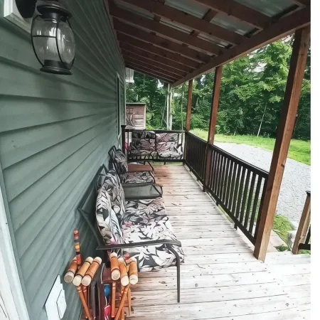 Roomy House on 2 private acres above the cliffs at Summersville Lake