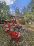 2BR cabin with private hollow, creek, and historic dam, minutes to trails/food - Alppimaja