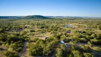 2Br Tiny Home Near Palo Pinto Mountains State Park + Sleeps 4 + Firepit - 2성급