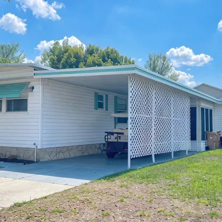 2 BR, 2 B Home.w/ Golf Cart  Located in The Villages.1 Mile from Spanish Springs