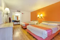 Super 8 by Wyndham Santa Rosa North - 2-Star