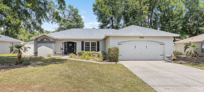 Entire Home near Silver Springs Park and World Equestrian Center/ FirePit Hotels in Ocala
