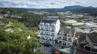Hill Side Town Hotel - pemandangan pegunungan