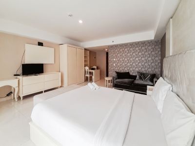 Modern Look and Homey Studio at Mataram City Apartment By Travelio