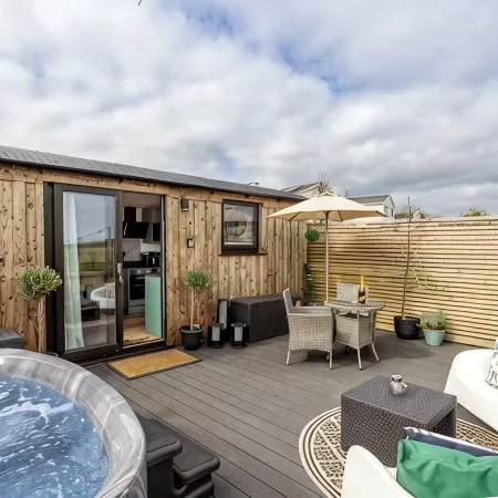 Willows Rest - 1 Bed Shepherds Hut - Pentlepoir