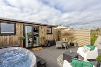 Willows Rest - 1 Bed Shepherds Hut - Pentlepoir