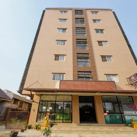 RoomQuest Sps Hotel and Residence