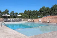 Domaine du Ferret Restaurant & Spa - piscina