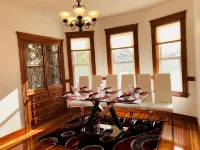 Boston Lodge and Suites