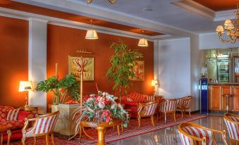 Red Royal by Undersun Hotel