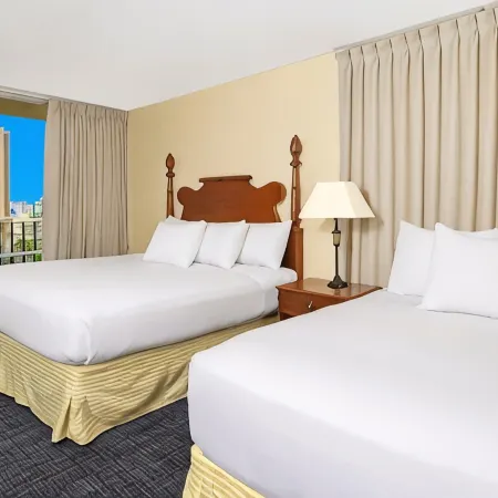 Ohia Waikiki Studio Suites Отели рядом с достопримечательностью «Пляж Кухио»