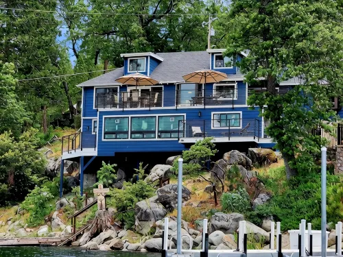 Bass Lakefront Luxury w/ Private Dock and Game/Bar Room - Alppimaja