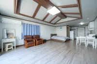 Namhae Padosori Oceanview Pension - 4-نجوم