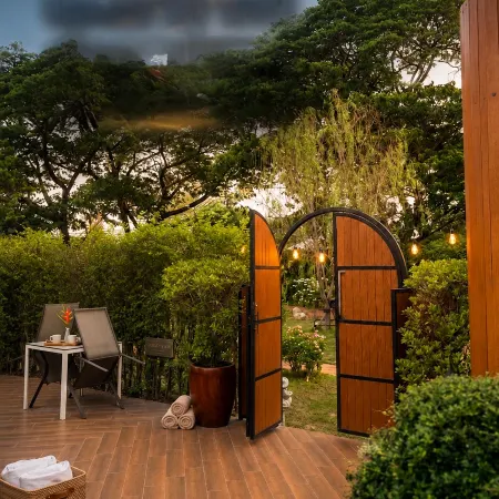 PAPA Q SUITE RESORTS