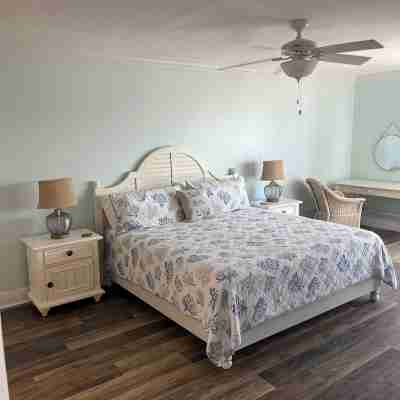 Luxurious Penthouse condo @ Pointe Santo with magnificent ocean and garden views Rooms