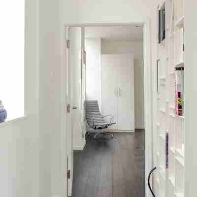 The Soho Sophisticate | Luxury Spacious 3-Bed Loft with AC Sleeps 6 Others