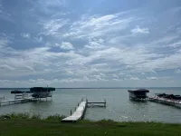 Charming 2-bedroom cottage on Mullett Lake - northwest side! - Maalaistalo