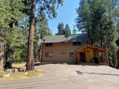 Charming 4-bedroom cabin with WiFi, AC, 5 miles from Pinecrest Lake/Dodge Ridge - Chalets