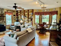 Evergreen, mountain cabin 3mi south of Blowing Rock, NC, views, creek, 56 acres. - Homestays