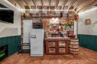Stay in a Real Silo • Cozy Loft + Electric Fireplace + Full Bath Near Boise - Homestays